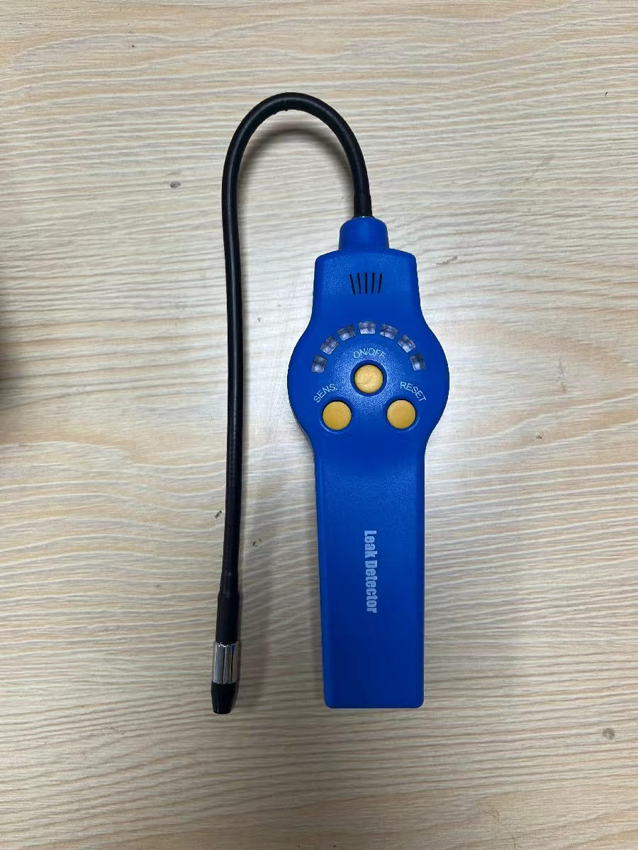 Portable SF6 gas leak detector unit